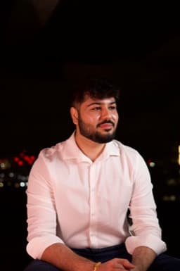 Shivam Kanda, founder of LuminaX Marketing
